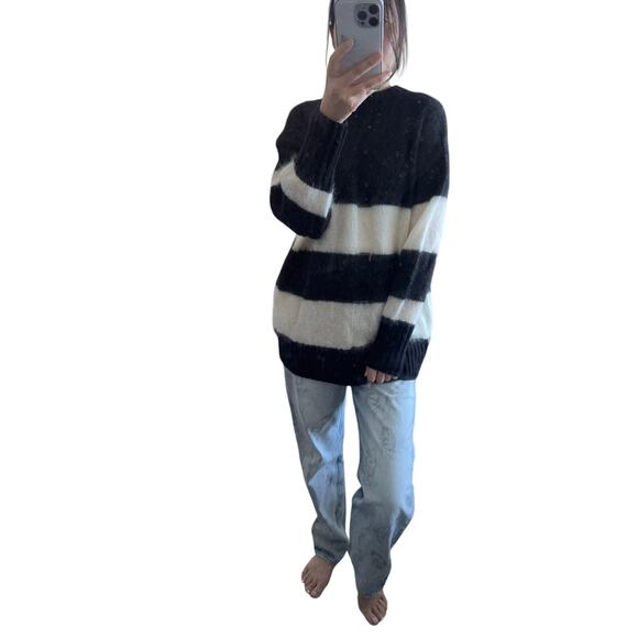 NEW NakedCashmere Mohair wool Cashmere blended oversized sweater Small - Picture 3 of 8